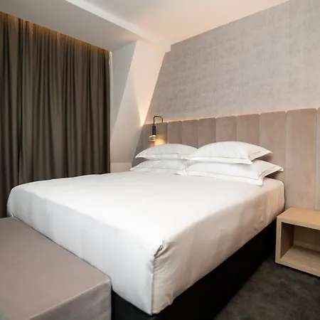 Hotel Elegans Brdo 4*