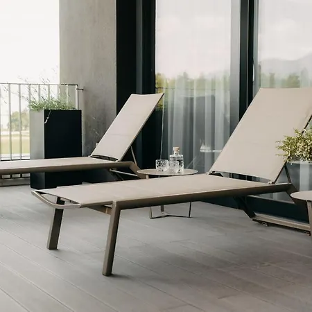 Elegans Brdo מלון קראנז'