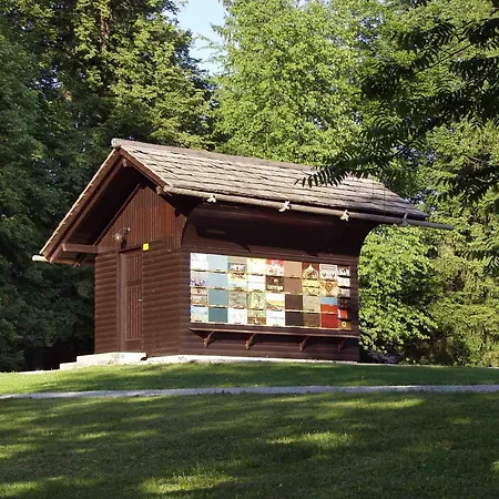 Elegans Brdo Κραν