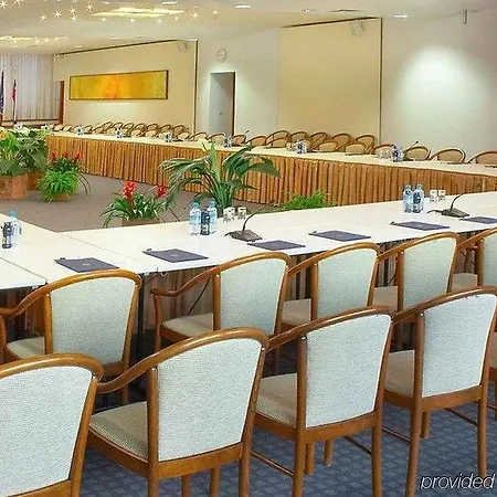 Elegans Brdo מלון