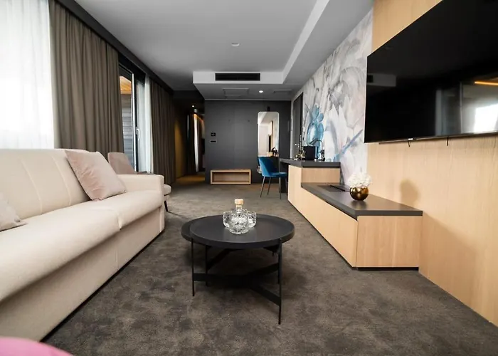 Elegans Brdo 4* Kranj